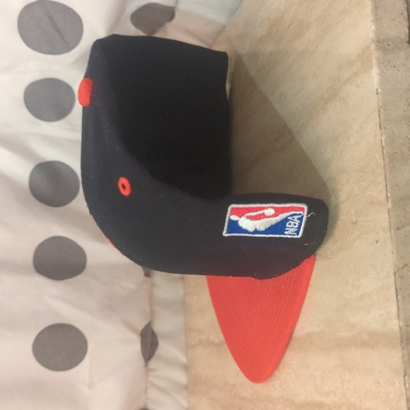 Mitchell & Ness OSFM Red and Black Hardwood Classics Miami Heat Hat - Picture 2 of 4